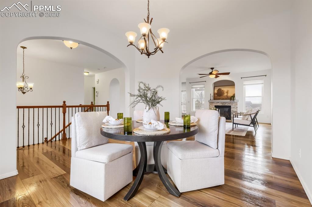 Image 8 of 33: Dining Area