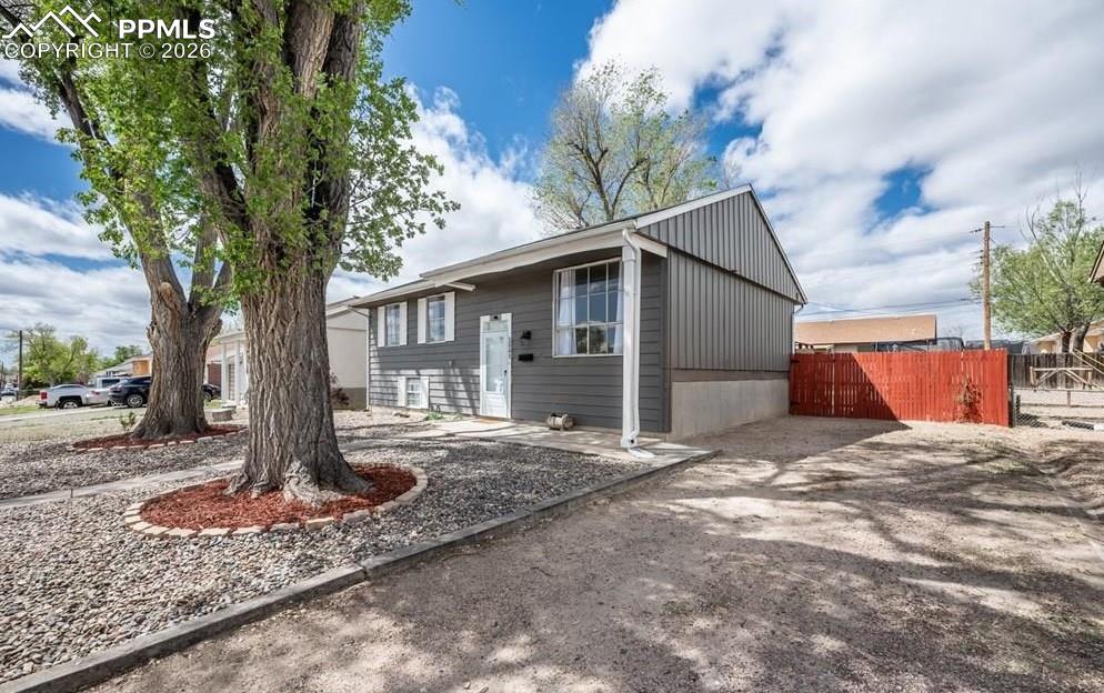 Image 4 of 32: Front of Structure