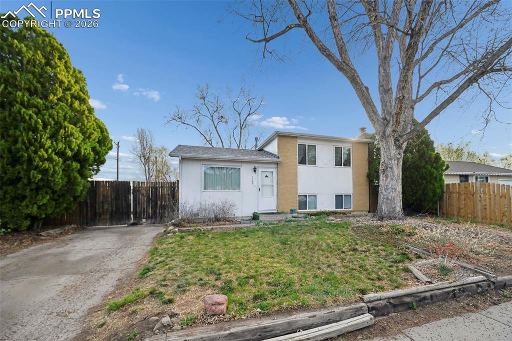 Image 1 of 25: Front of Structure