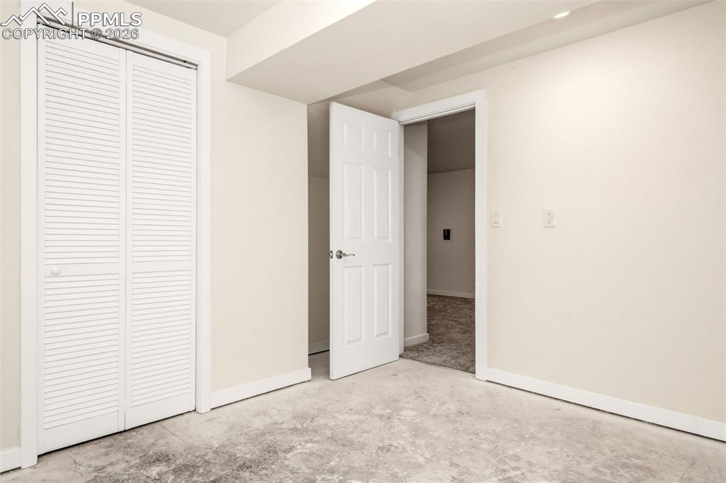 Image 20 of 28: Bedroom