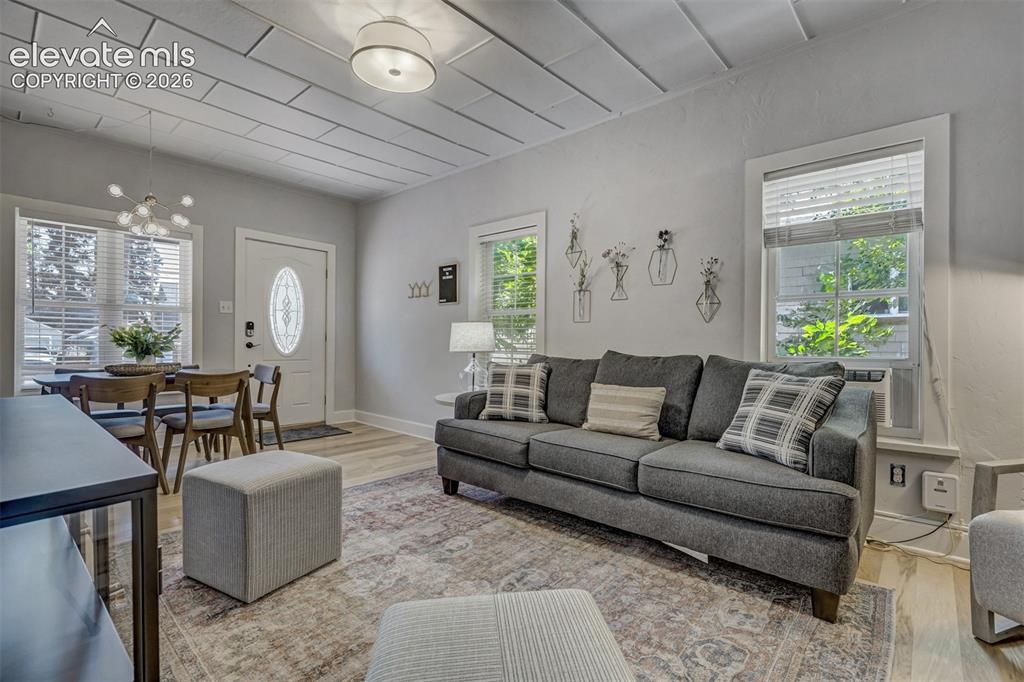 Image 11 of 45: Living Room