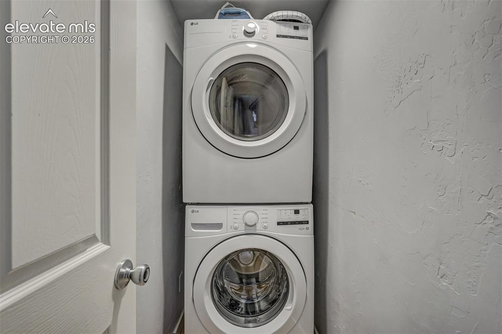 Image 29 of 45: Laundry
