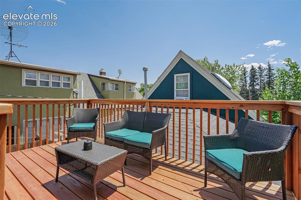 Image 42 of 45: Deck