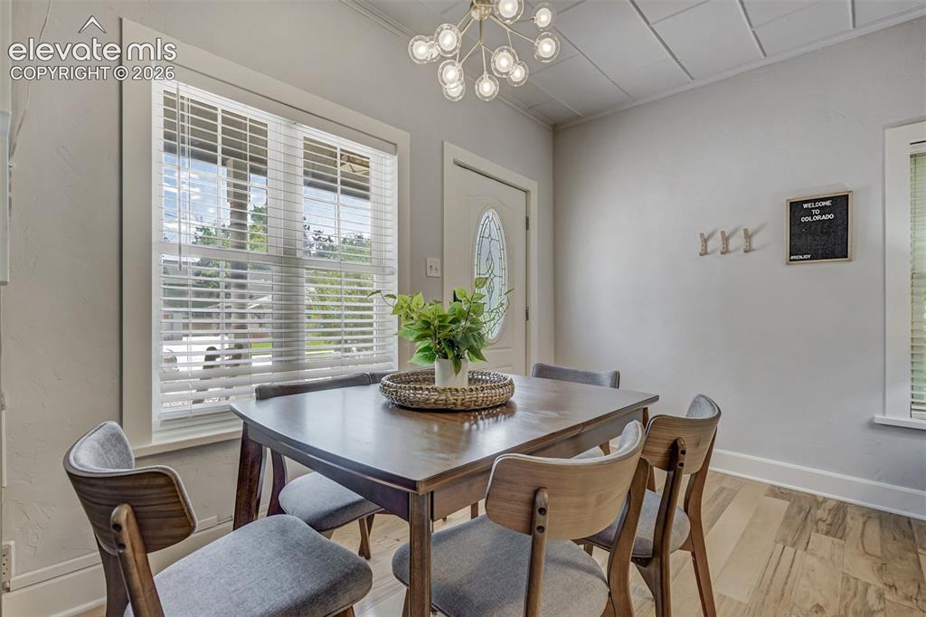 Image 9 of 45: Dining Area