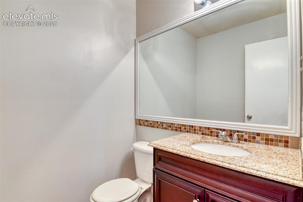 Image 15 of 50: Bathroom