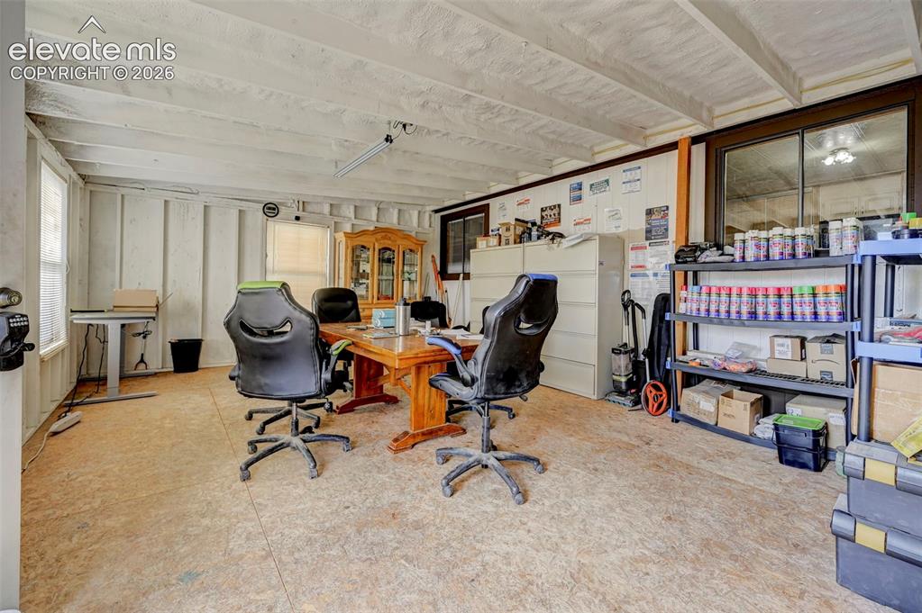 Image 17 of 42: Office