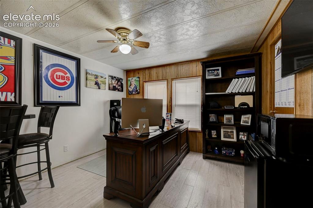 Image 7 of 42: Office