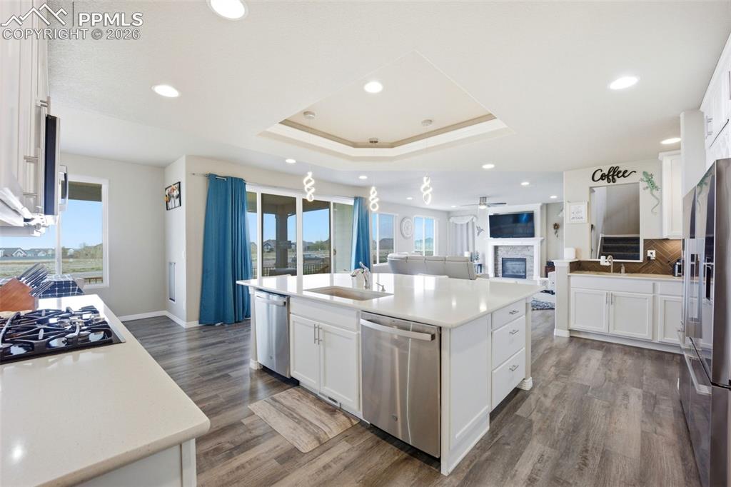 Image 10 of 46: Kitchen