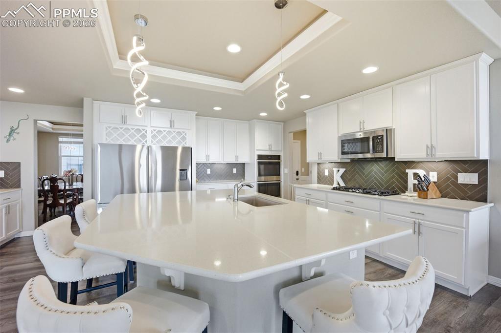 Image 11 of 46: Kitchen
