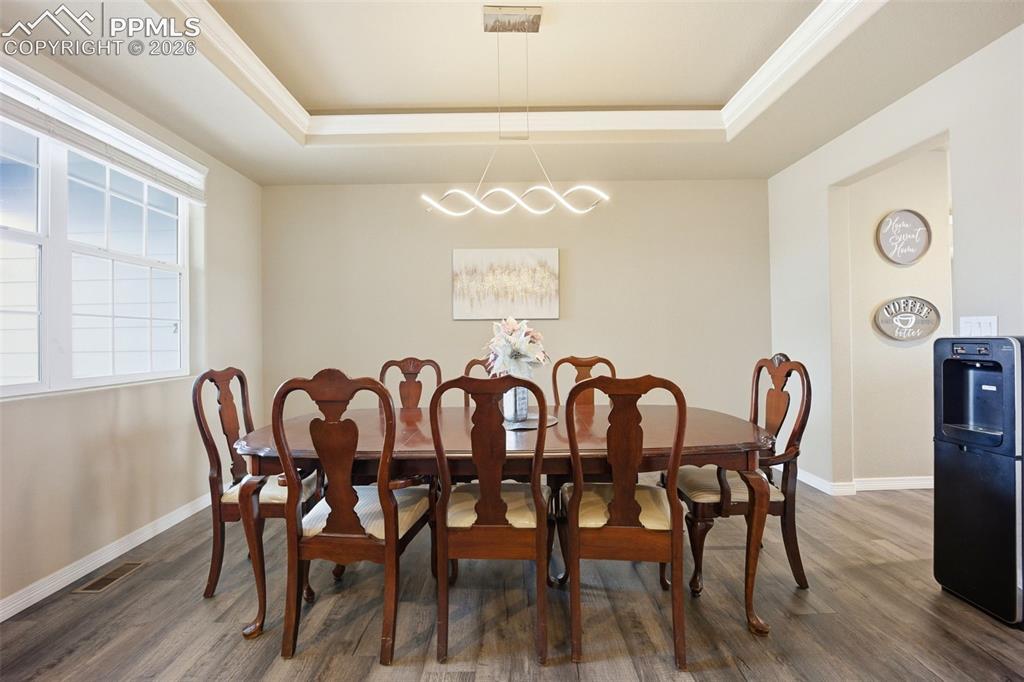 Image 4 of 46: Dining Area