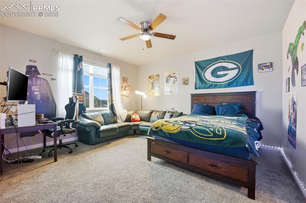 Image 43 of 46: Bedroom