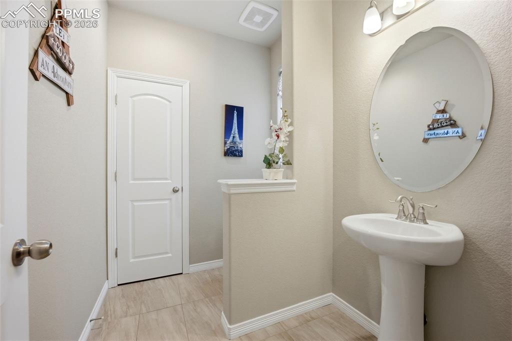 Image 6 of 46: Bathroom