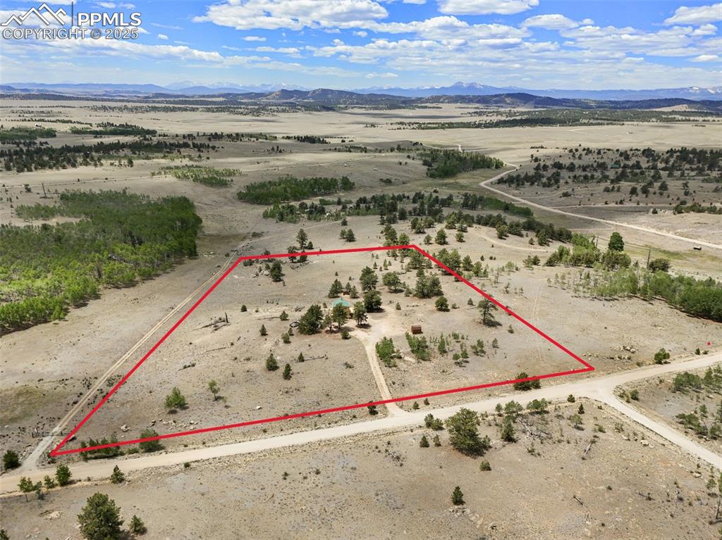 Image 31 of 34: Property lines are approximate and not a survey