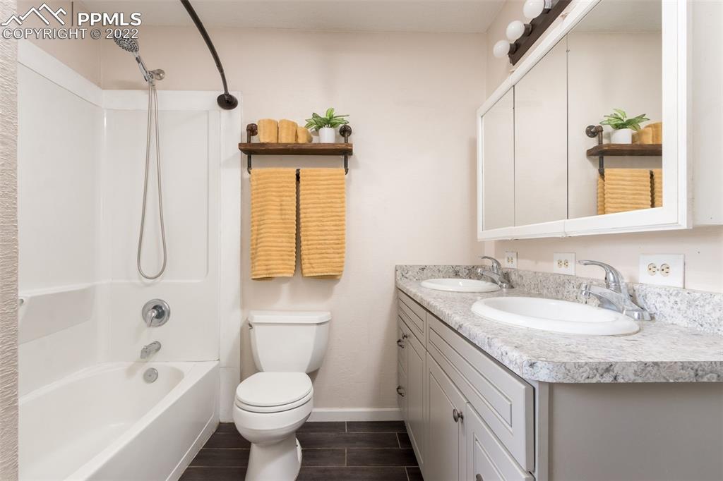 Listing 8446086, Image 15 of 25