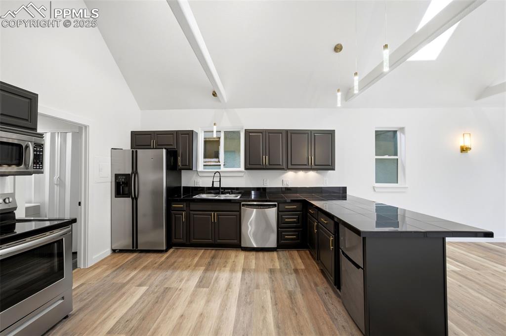 Image 10 of 36: Kitchen