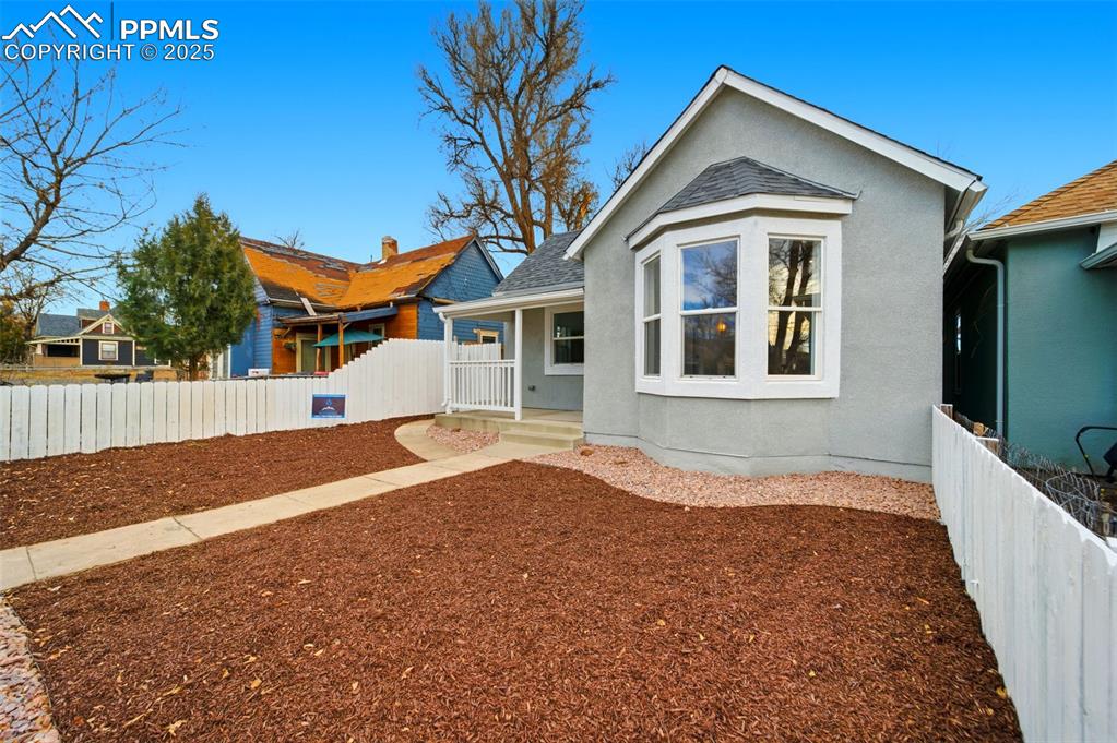 Image 3 of 36: Back of Structure