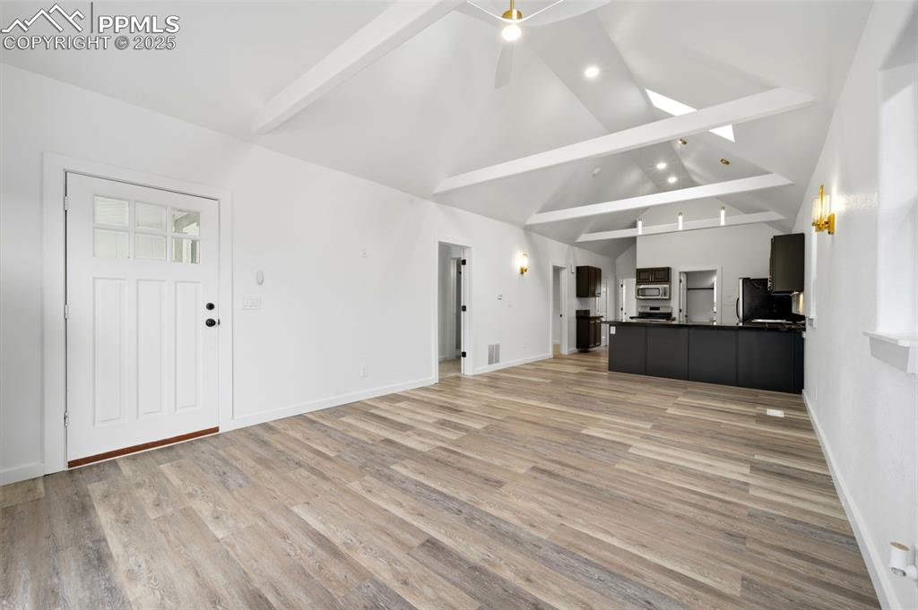 Image 5 of 36: Living Room