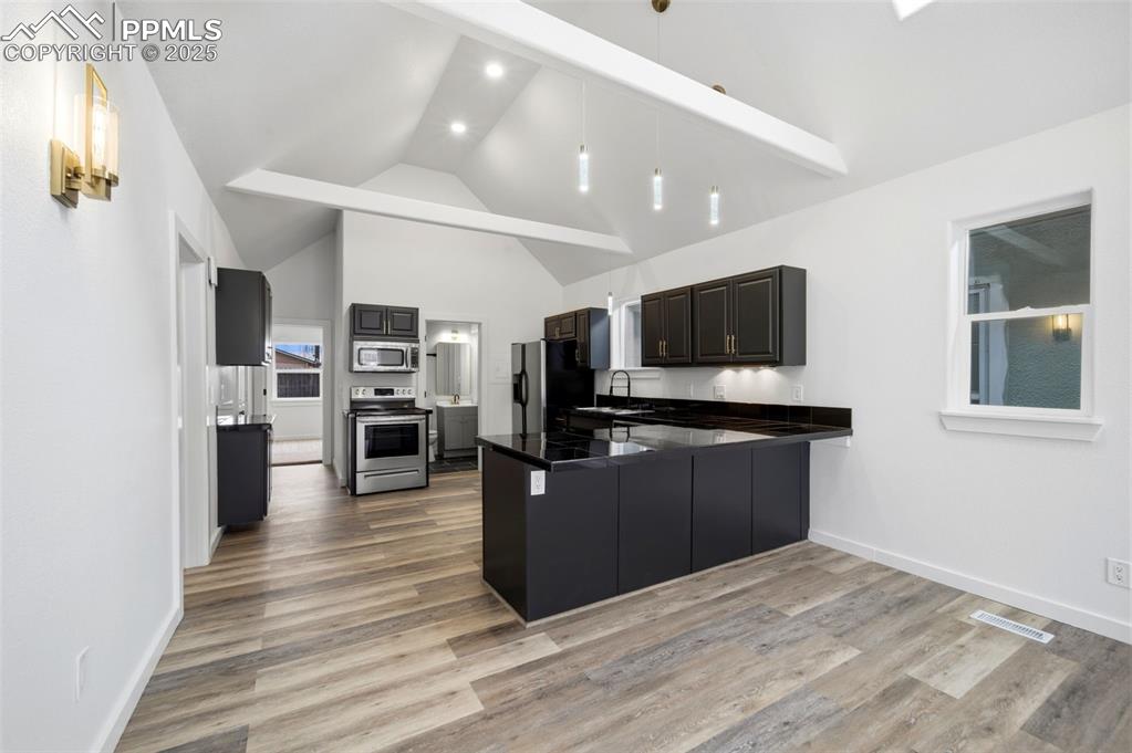 Image 9 of 36: Kitchen