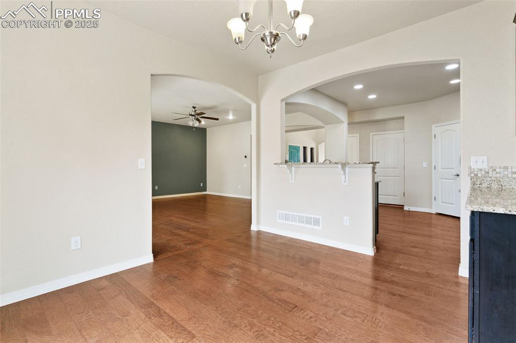 Image 10 of 48: Dining Area