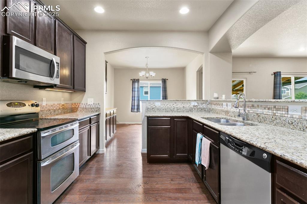Image 14 of 48: Kitchen