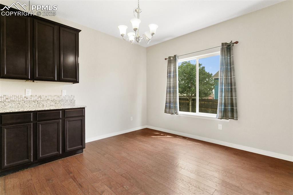 Image 9 of 48: Dining Area
