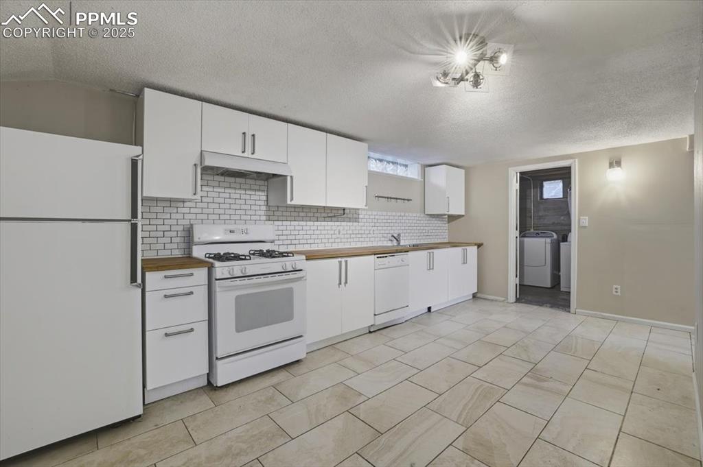 Image 20 of 42: Full Basement Kitchen