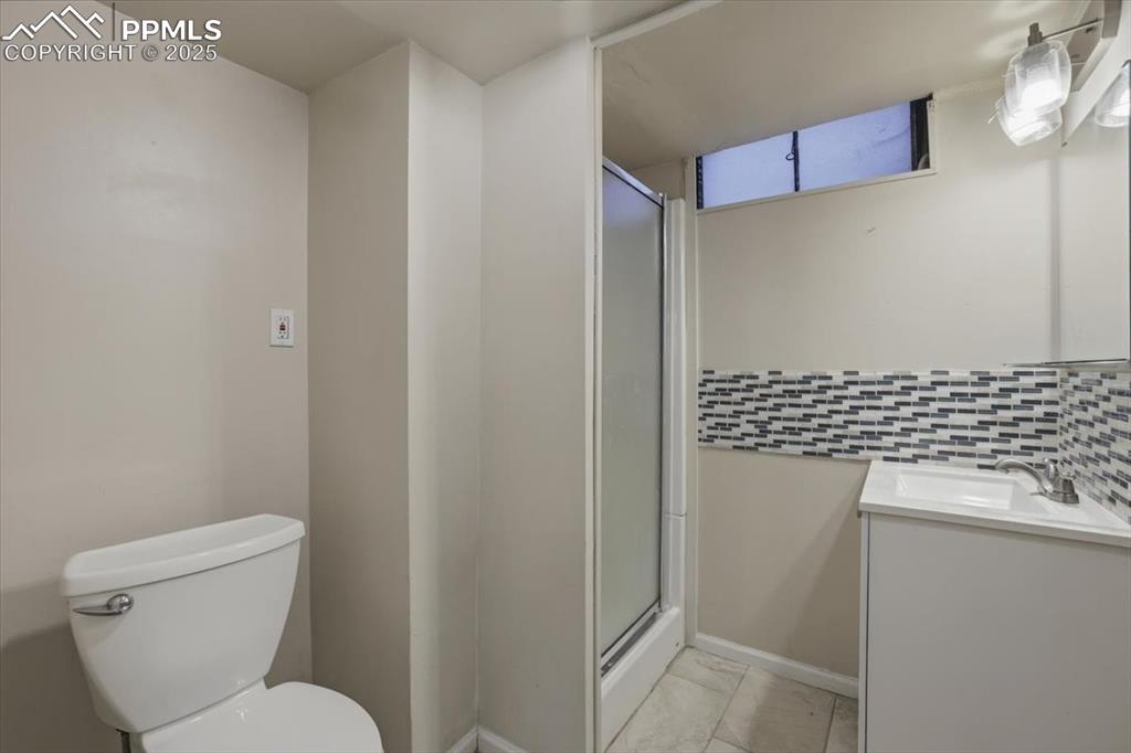 Image 27 of 42: Basement Bathroom