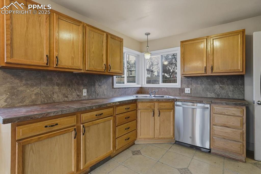 Image 4 of 42: Main Kitchen