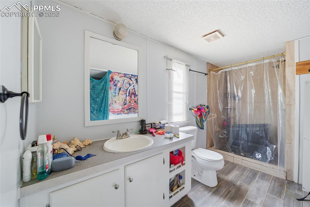 Image 15 of 39: No Description Available