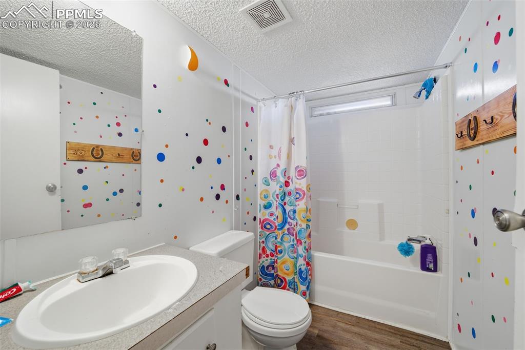 Image 17 of 39: No Description Available