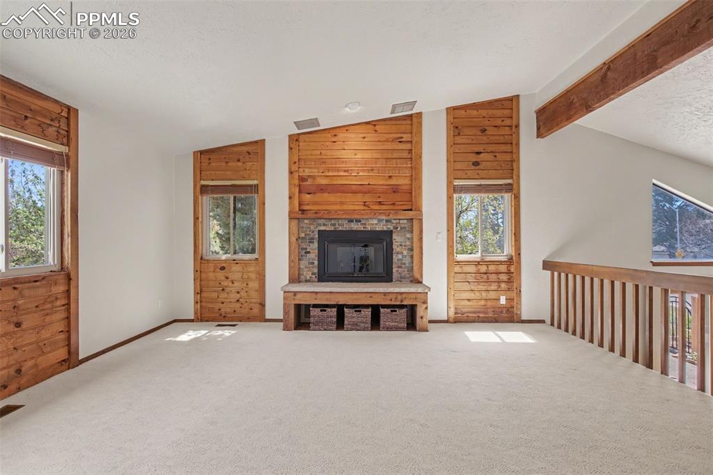 Image 8 of 27: Living Room