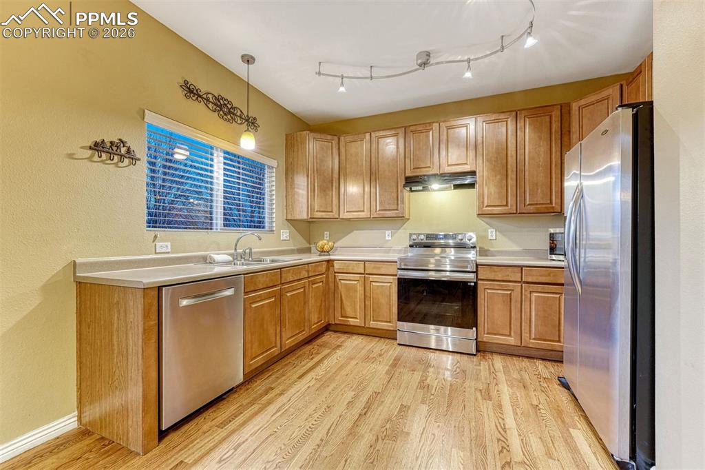 Image 6 of 46: Open and spacious