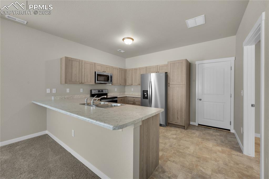 Listing 8448696, Image 9 of 23