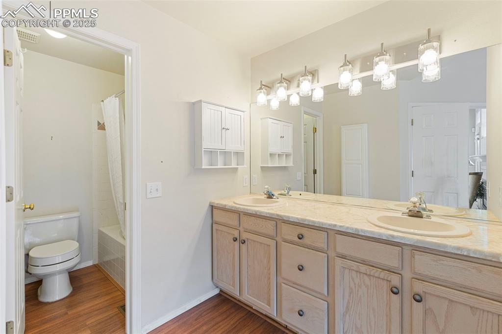 Image 15 of 32: Master Bathroom