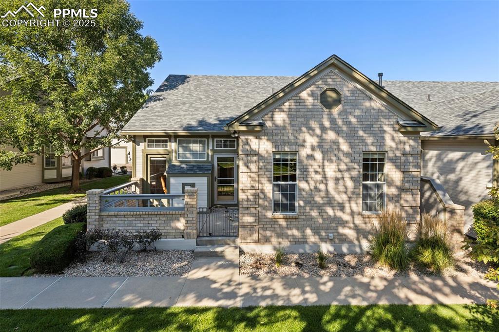 Image 3 of 32: Back of Structure