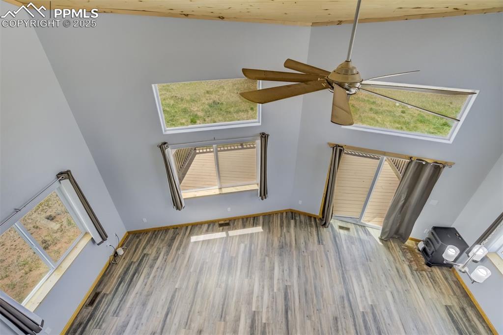 Image 15 of 39: Living Room