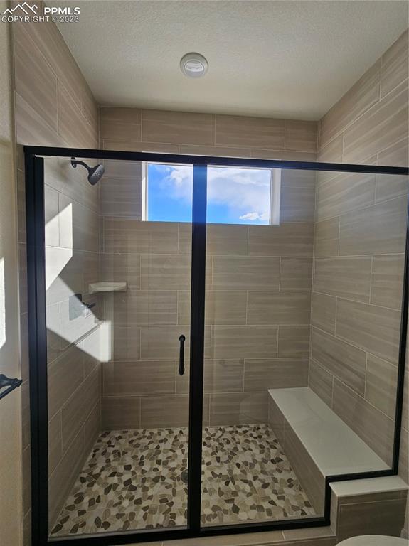 Image 17 of 25: Bathroom