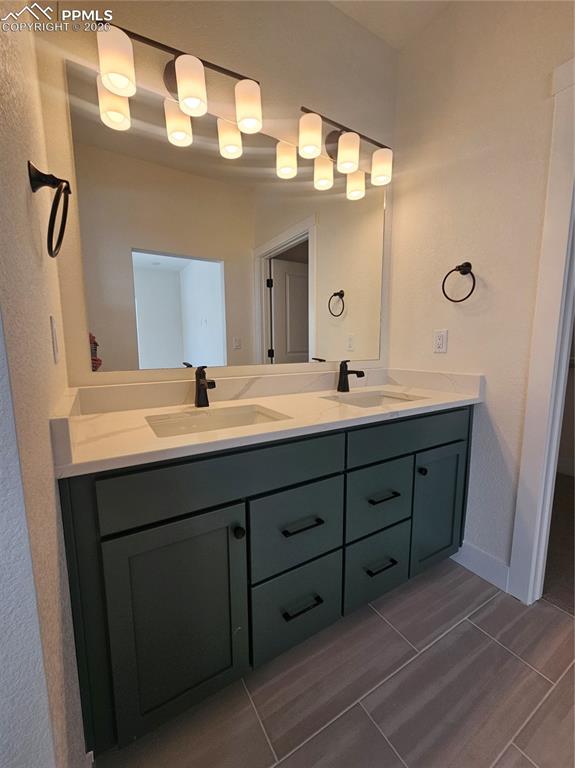 Image 20 of 25: Bathroom