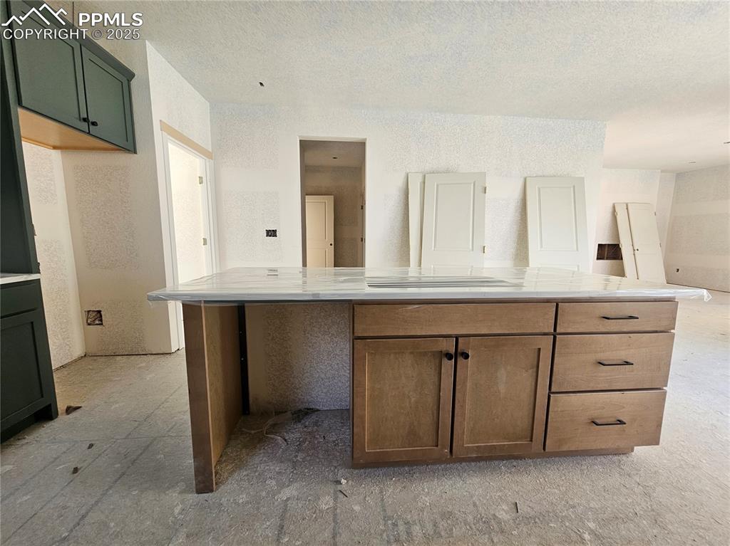 Image 5 of 9: Bathroom with vanity