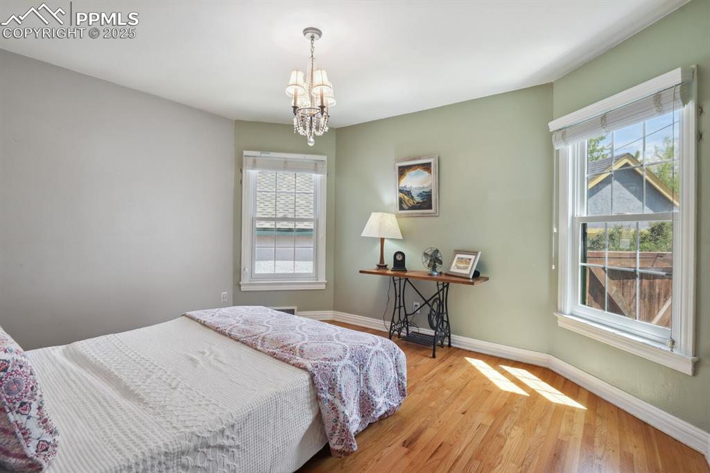 Image 16 of 40: Bedroom