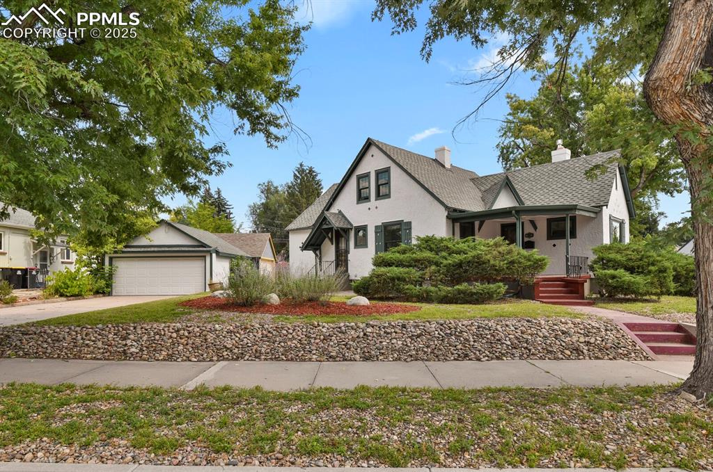 Image 33 of 40: Front of Structure