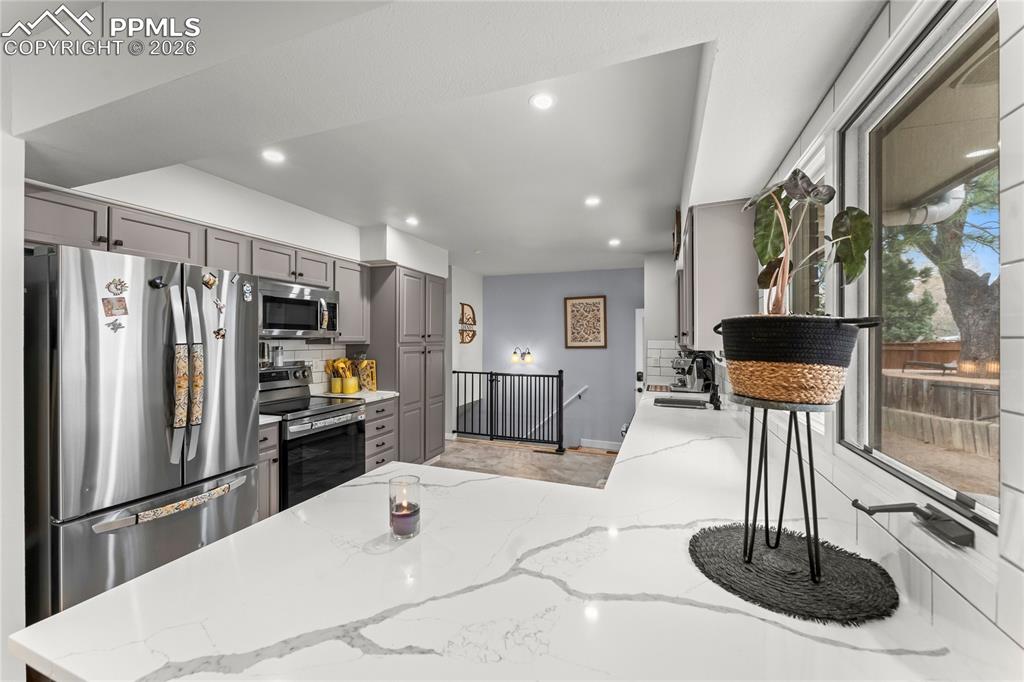 Image 6 of 17: Kitchen