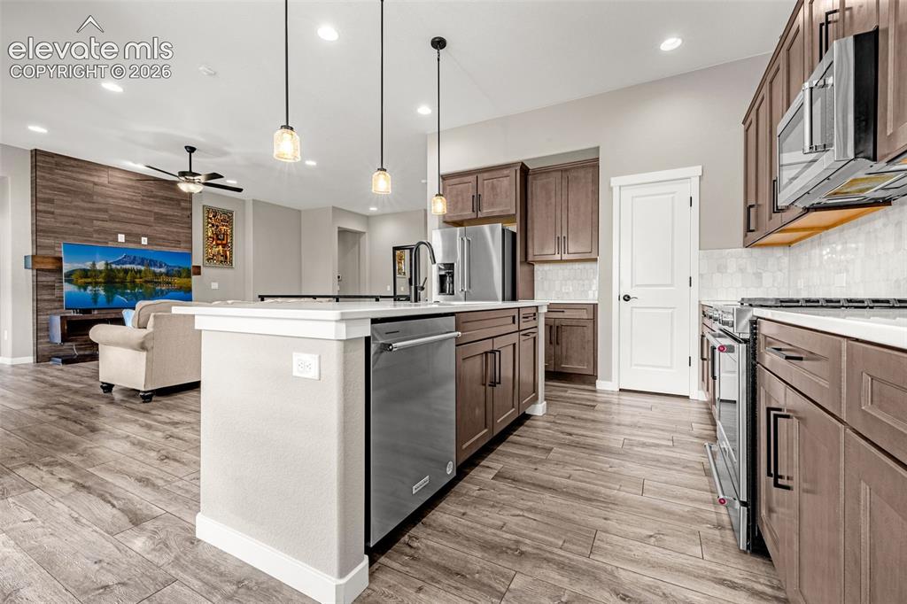 Image 13 of 47: Kitchen