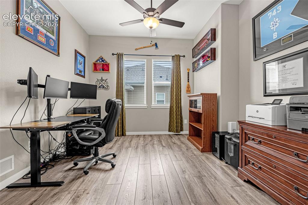 Image 14 of 47: Office
