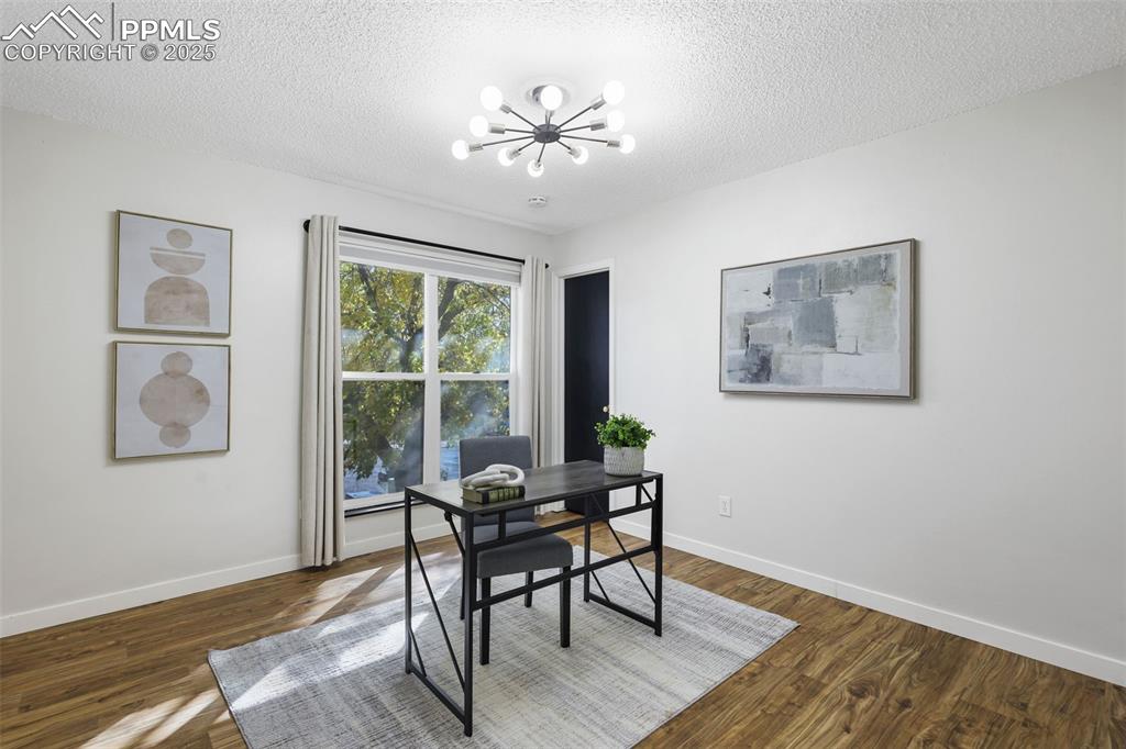 Image 10 of 29: Office