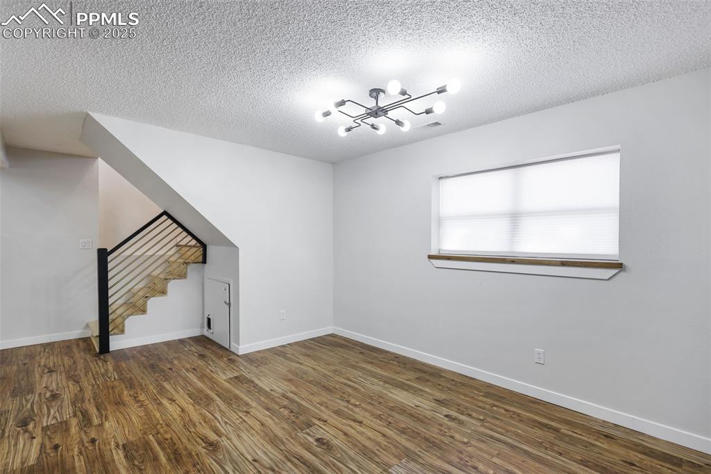 Image 18 of 29: Living Room