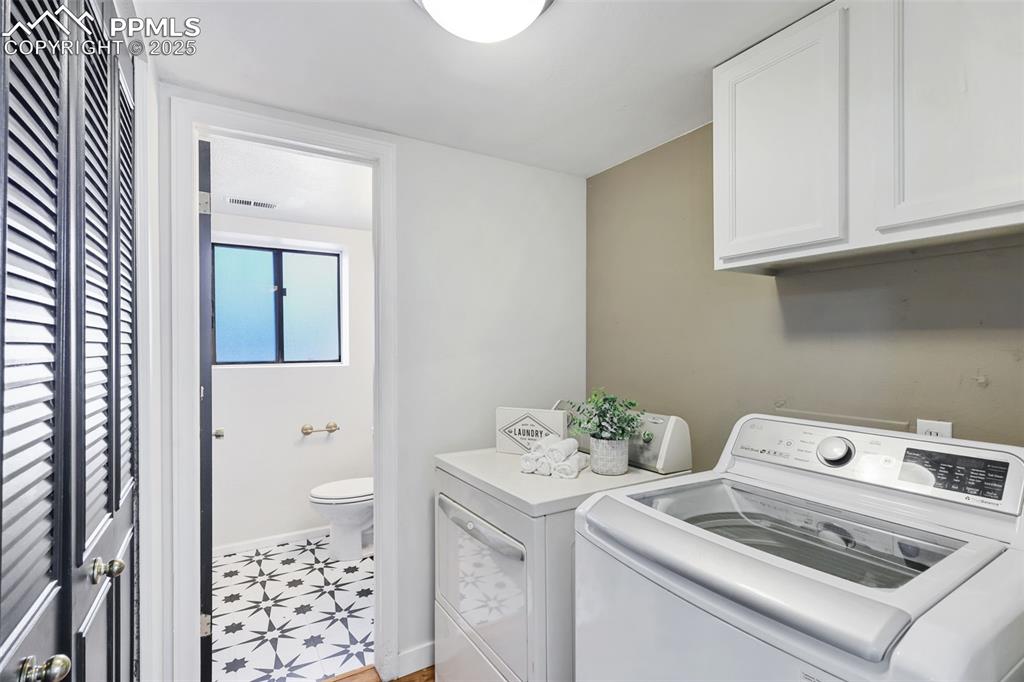 Image 24 of 29: Laundry