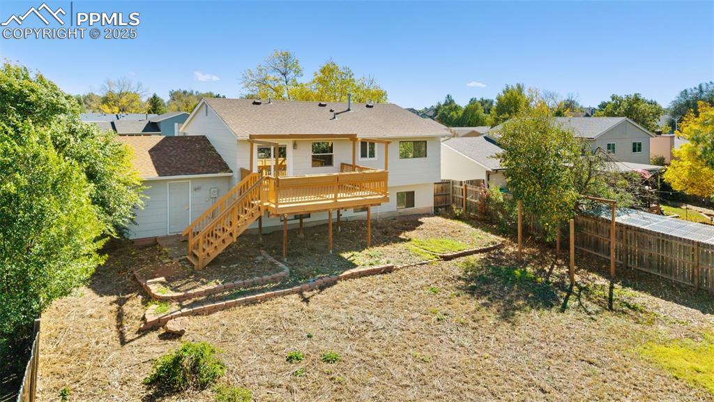 Image 25 of 29: Back of Structure