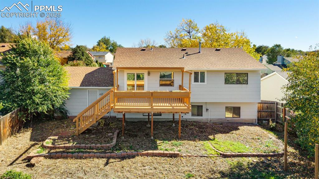 Image 26 of 29: Back of Structure