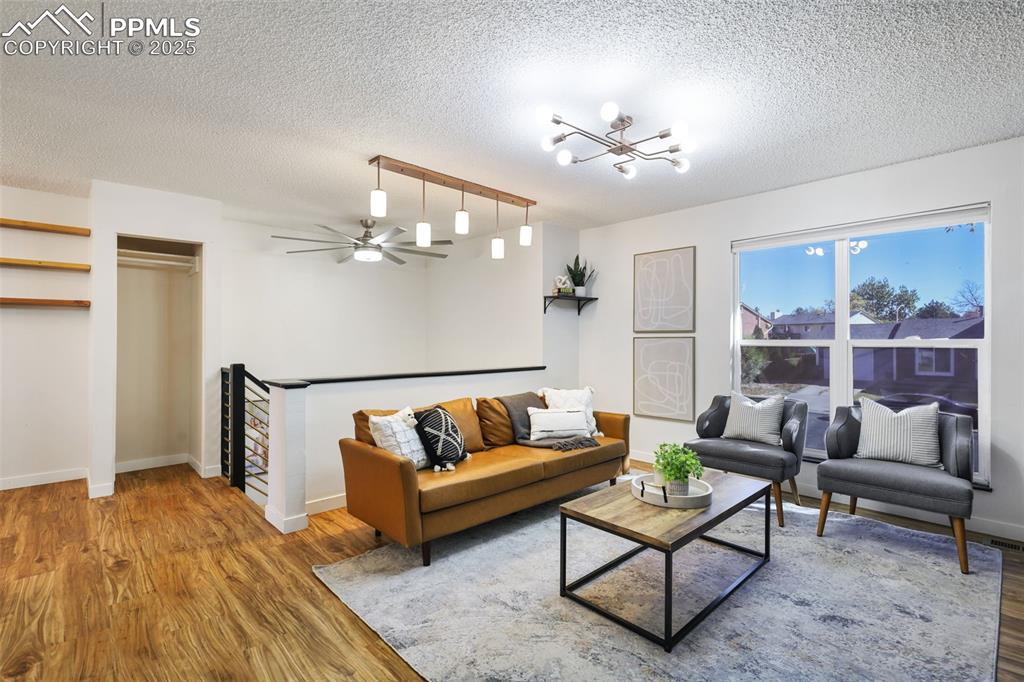 Image 4 of 29: Living Room